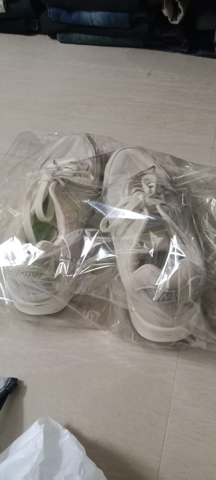 Shoe cleaning service — Vimal Laundry Mumbai